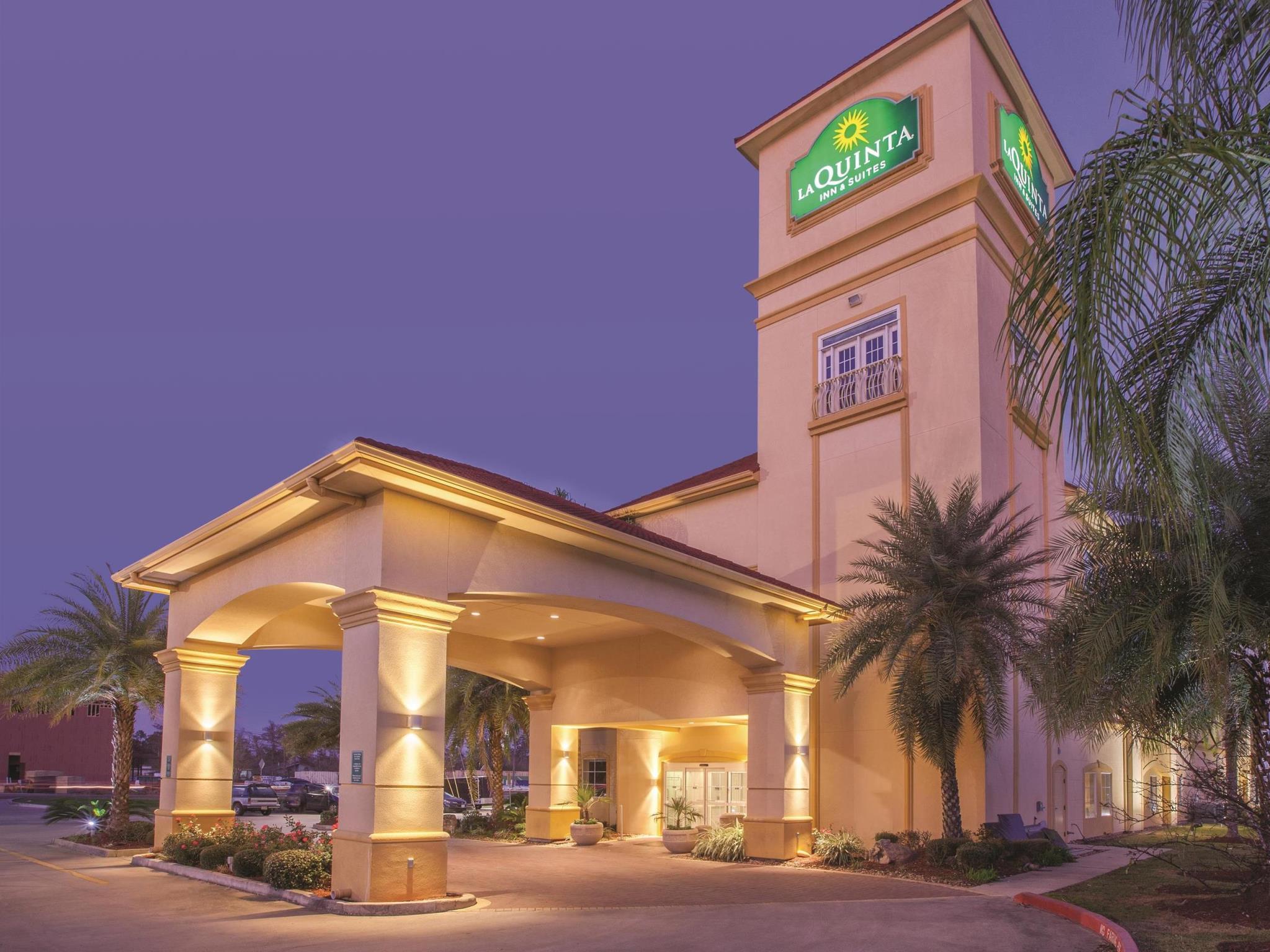 La Quinta By Wyndham Lake Charles Casino Area Hotel Exterior photo